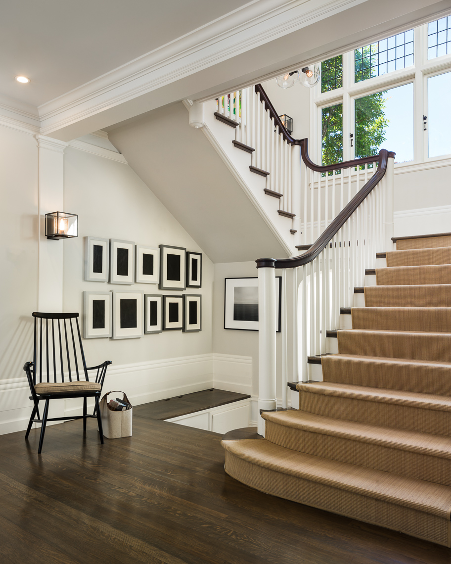 Staircase/Foyer